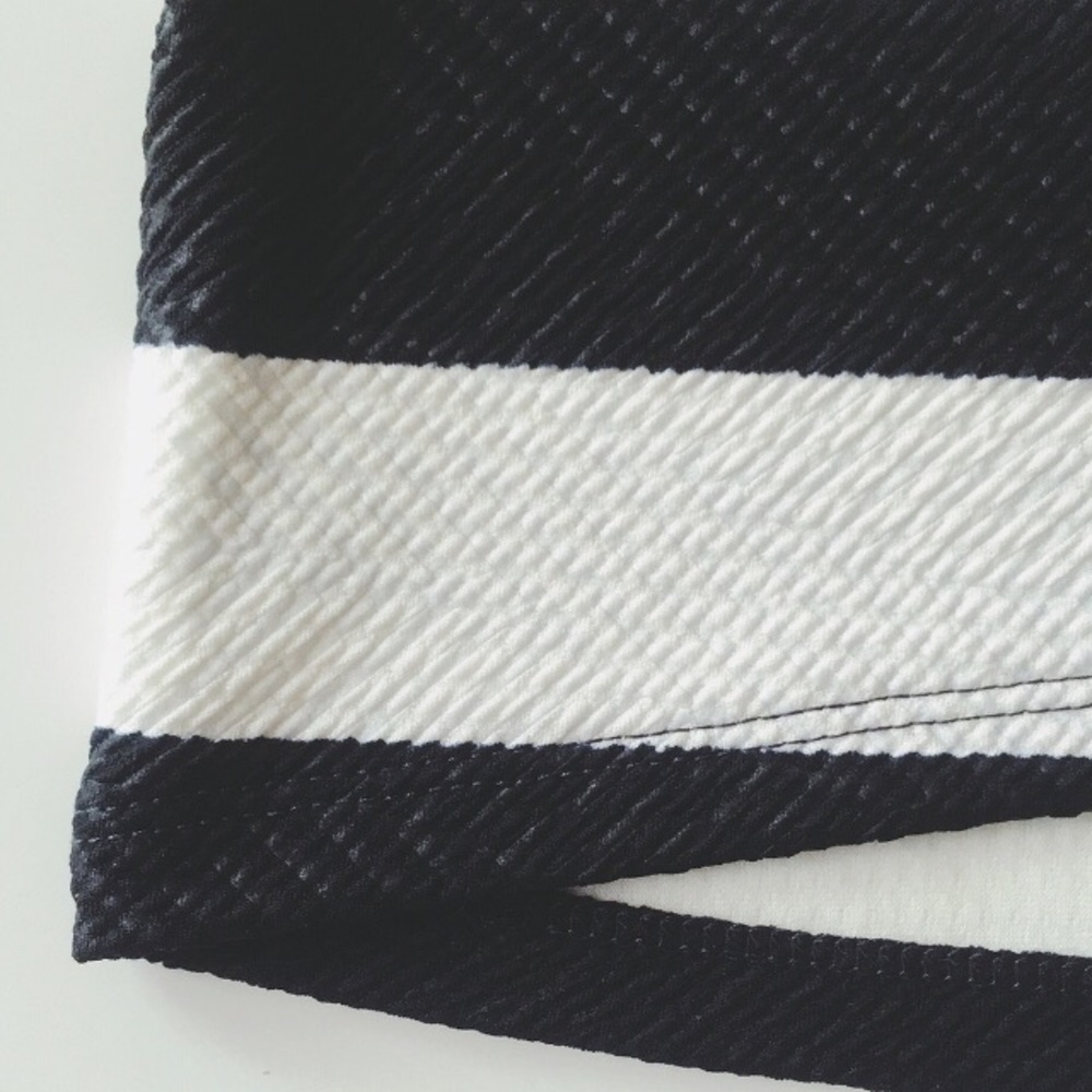 BUNDLE DEAL | NWT high rise jeans/crop stripe top - Picture 6 of 7